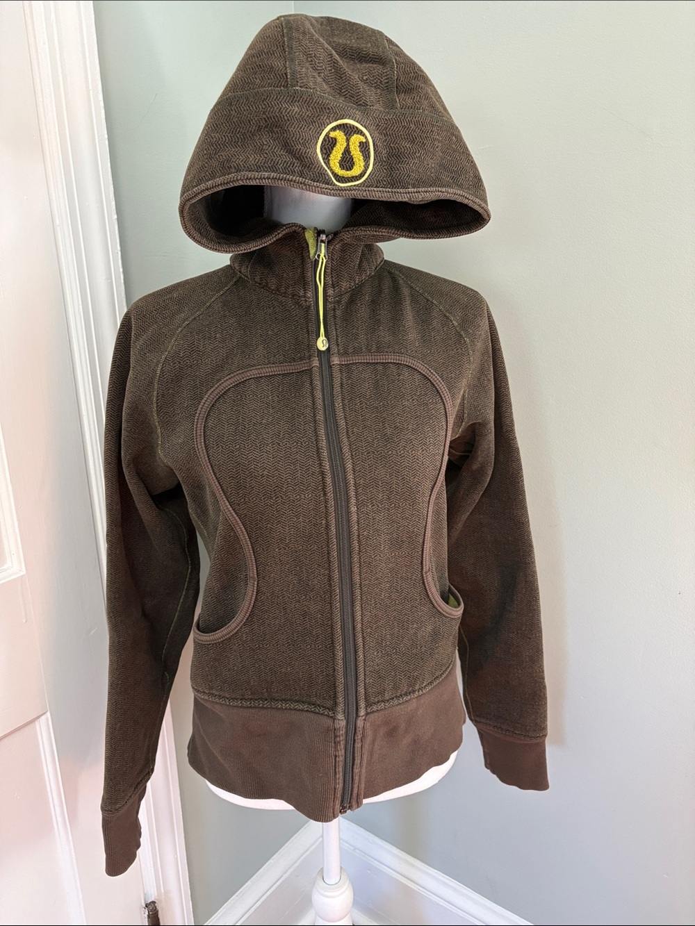 Lululemon Brown Zip-Up Hooded Jacket with Yellow Logo Size 8 Medium